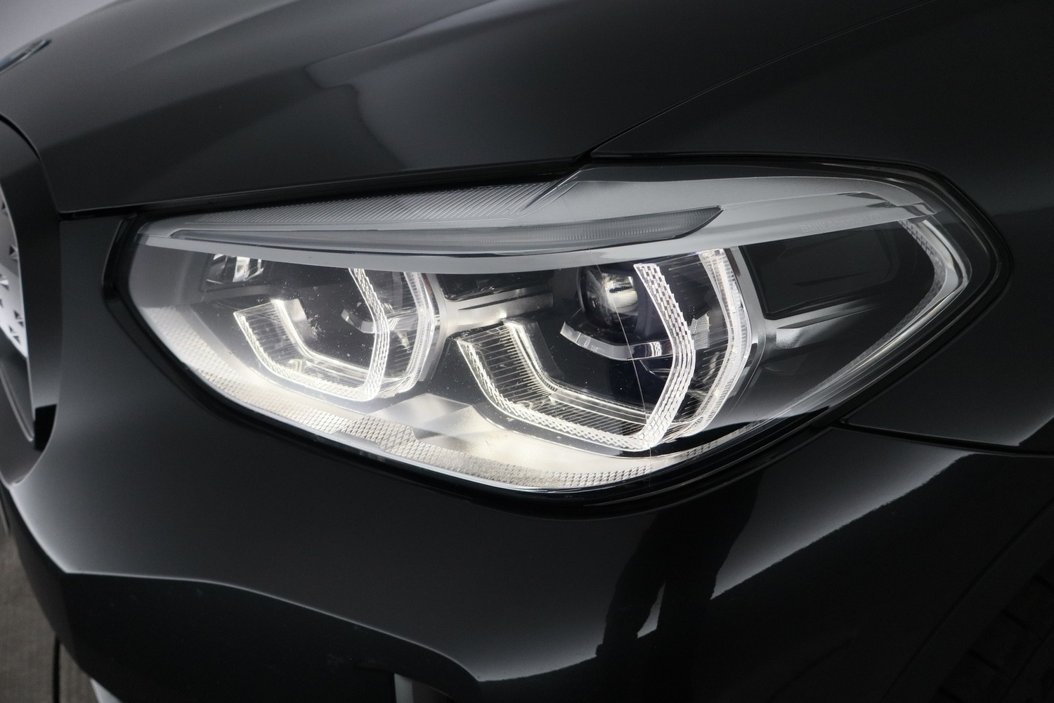 BMW iX3 vaihtoauto