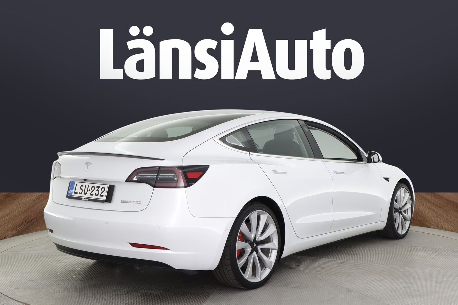 Tesla Model 3 vaihtoauto