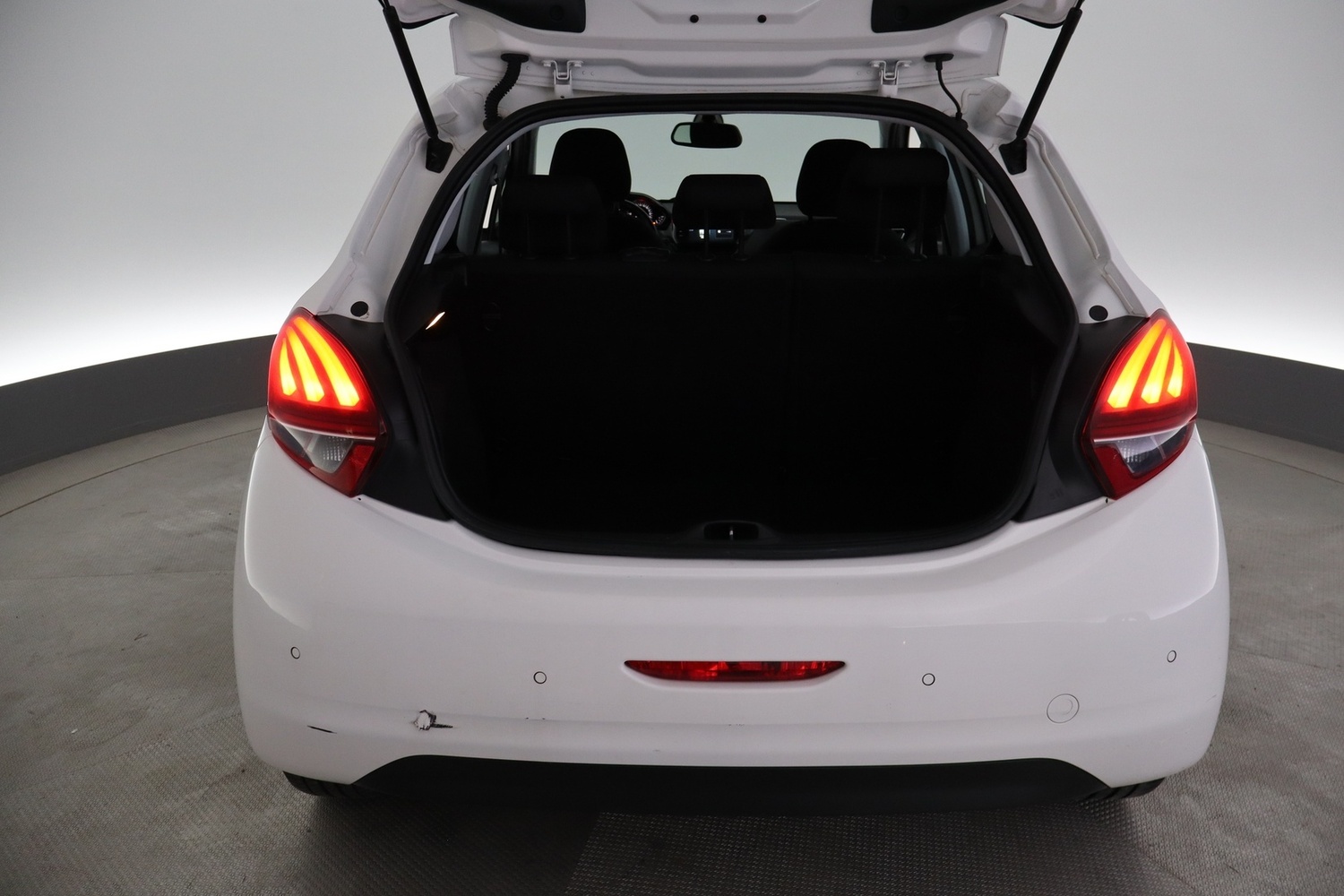 Peugeot 208 vaihtoauto