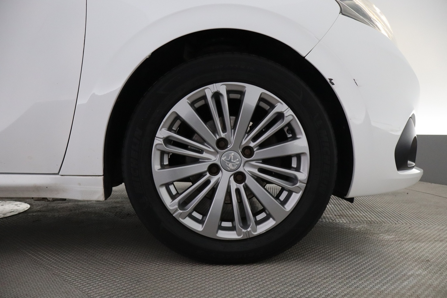 Peugeot 208 vaihtoauto