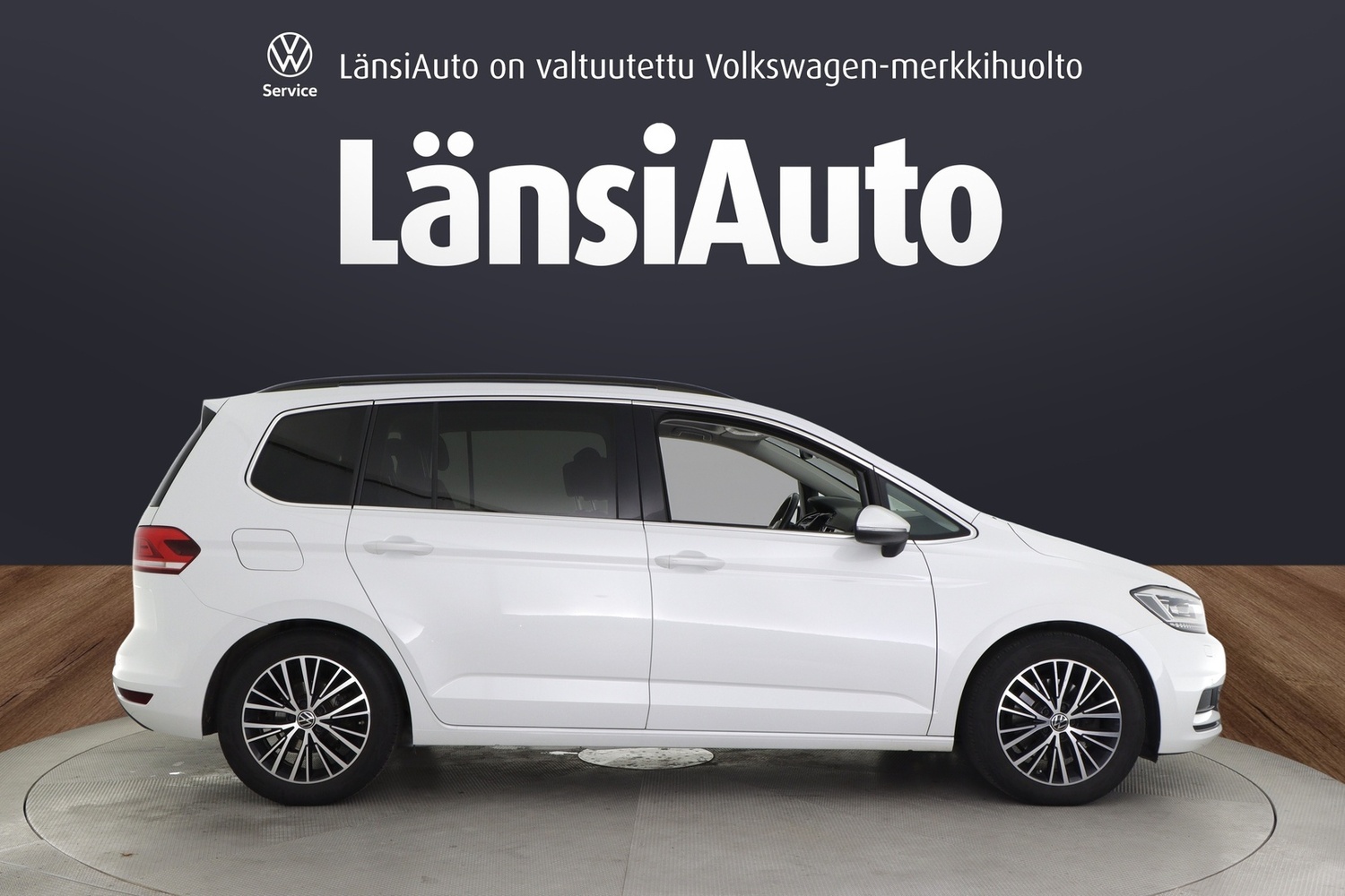 Volkswagen Touran vaihtoauto