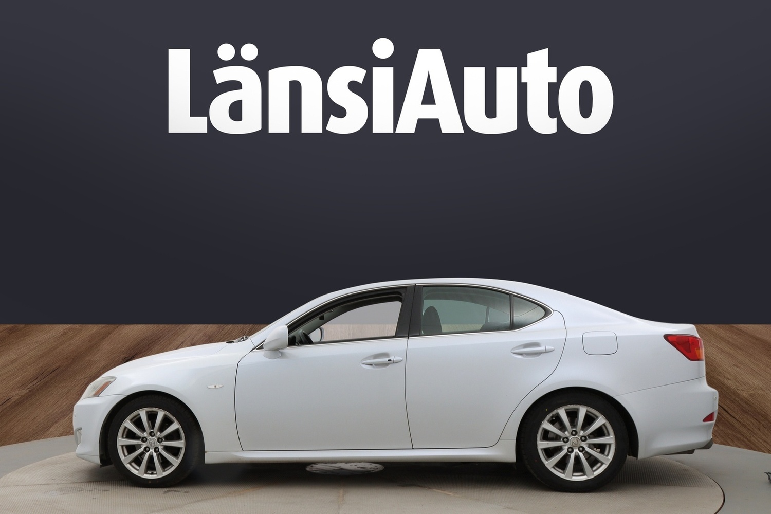 Lexus IS vaihtoauto