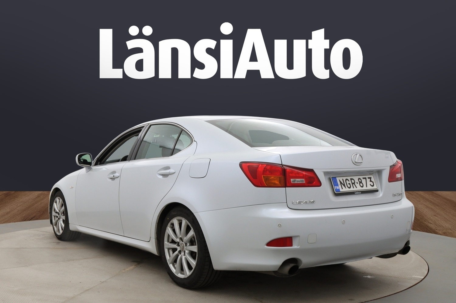 Lexus IS vaihtoauto