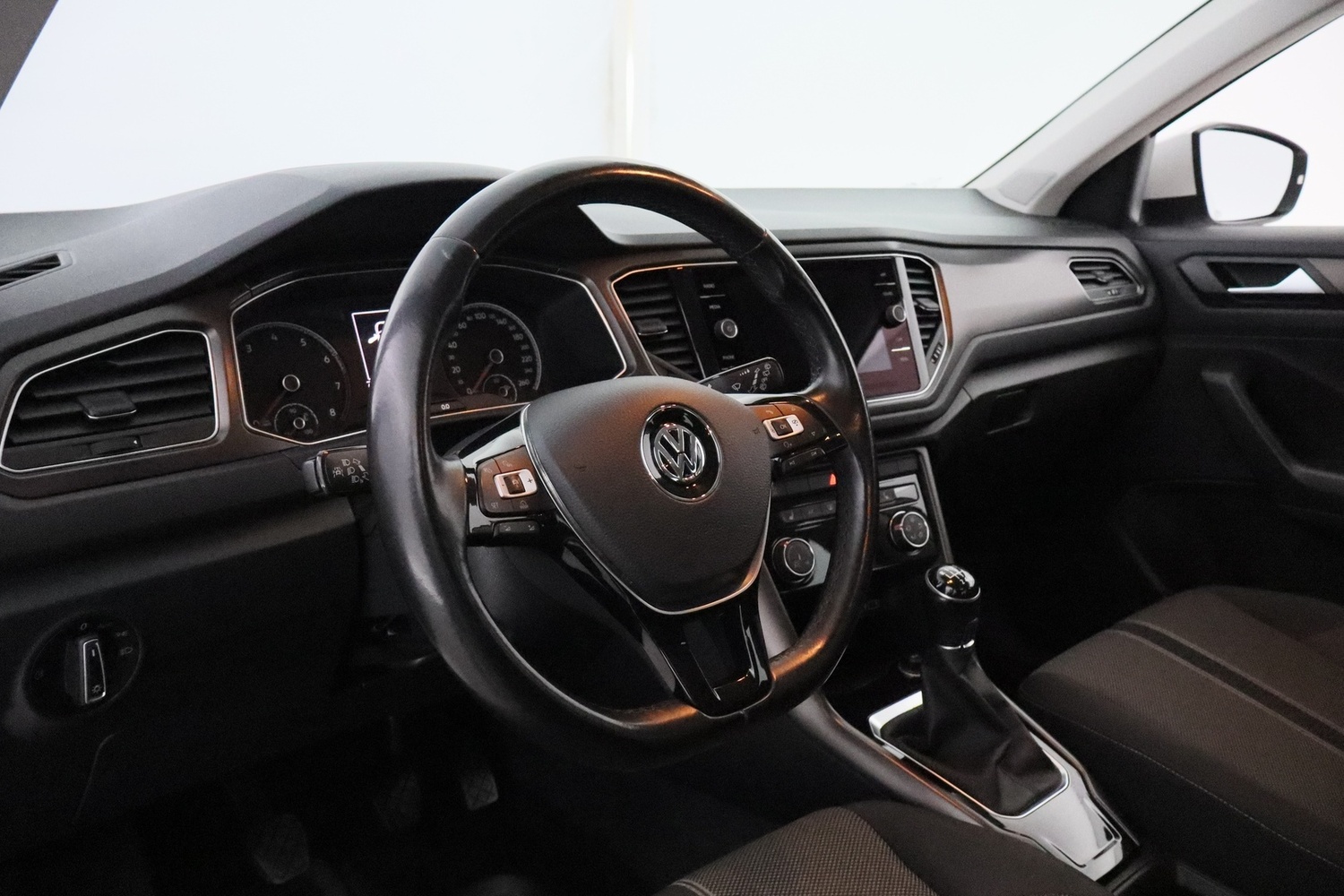 Volkswagen T-Roc vaihtoauto