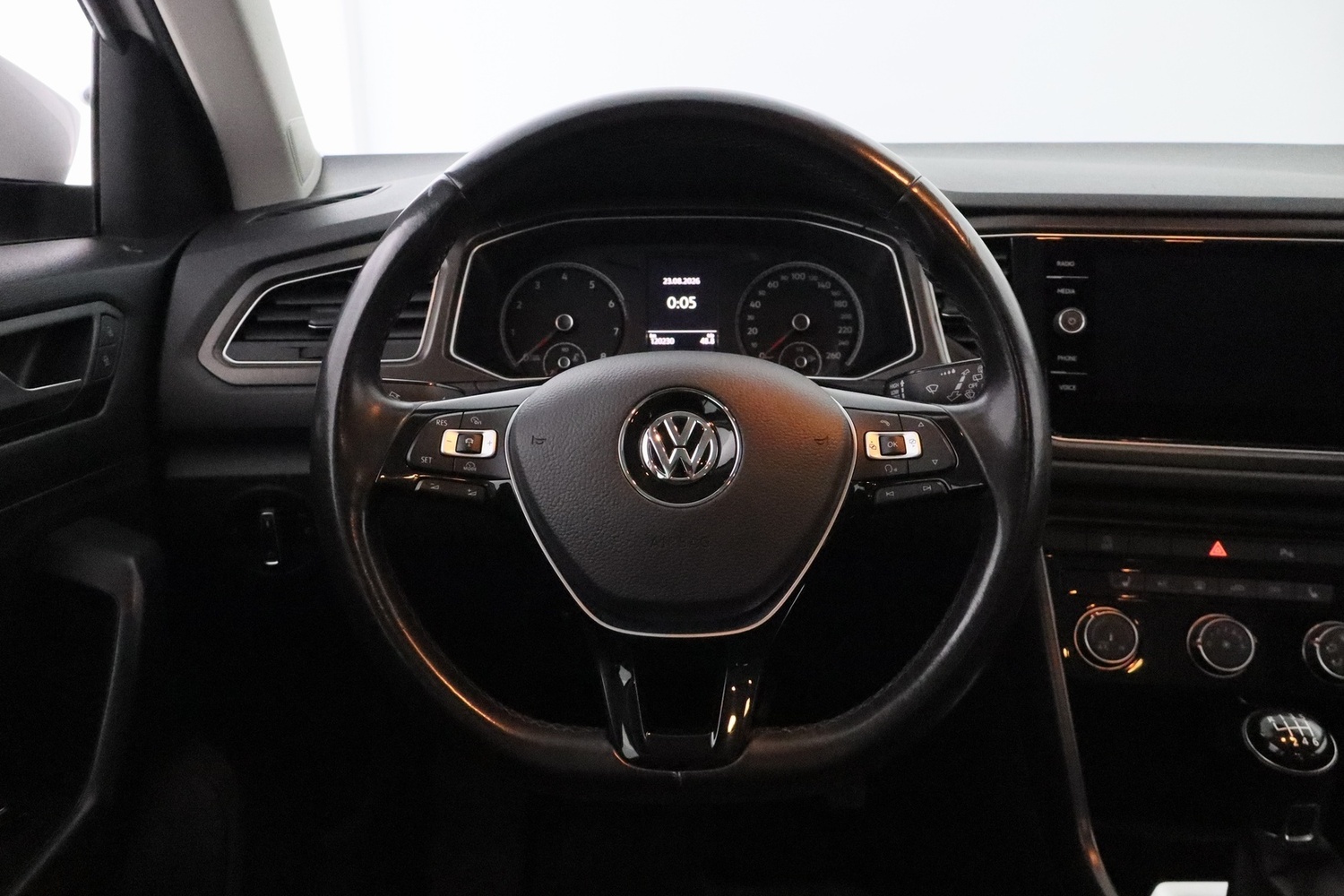 Volkswagen T-Roc vaihtoauto