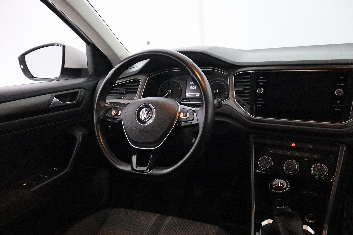 Volkswagen T-Roc vaihtoauto