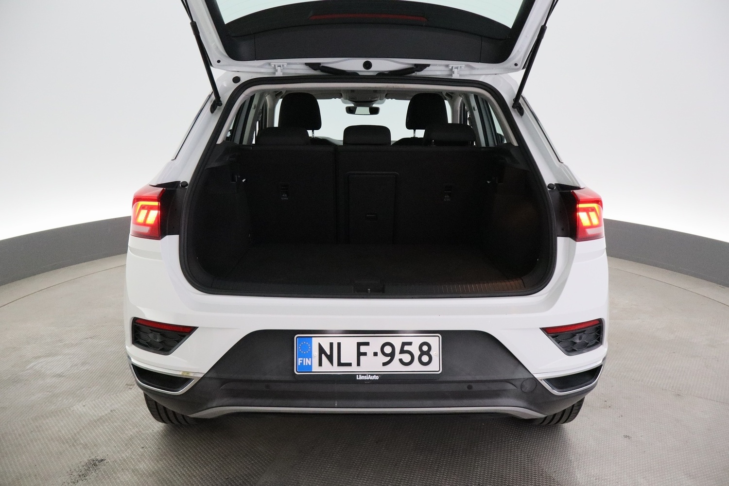 Volkswagen T-Roc vaihtoauto