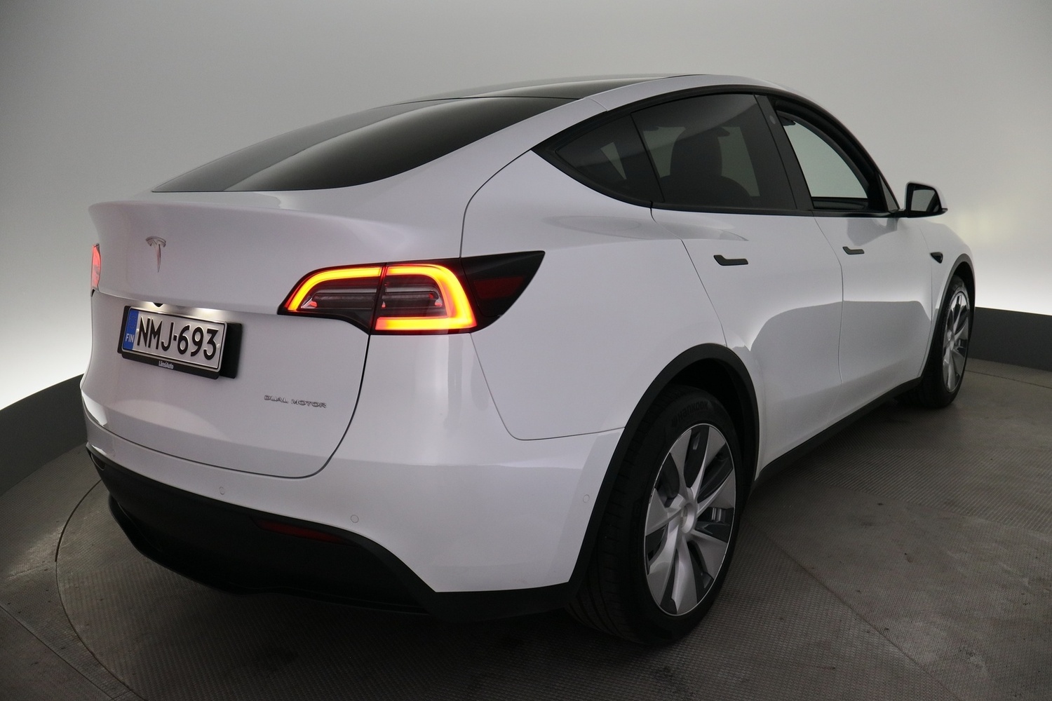 Tesla Model Y vaihtoauto