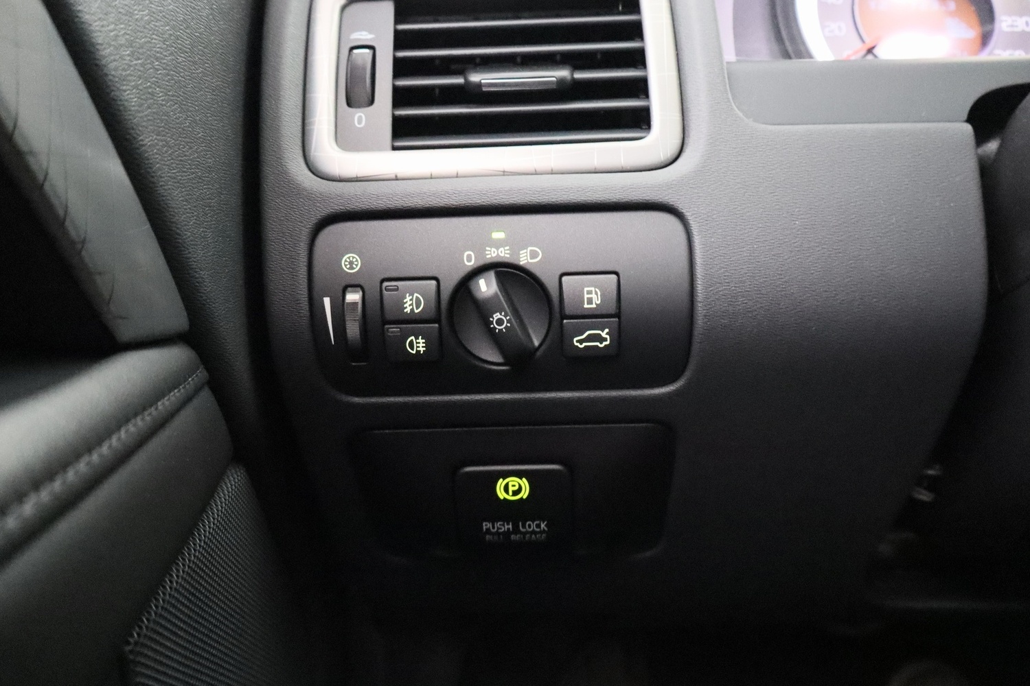 Volvo XC70 vaihtoauto