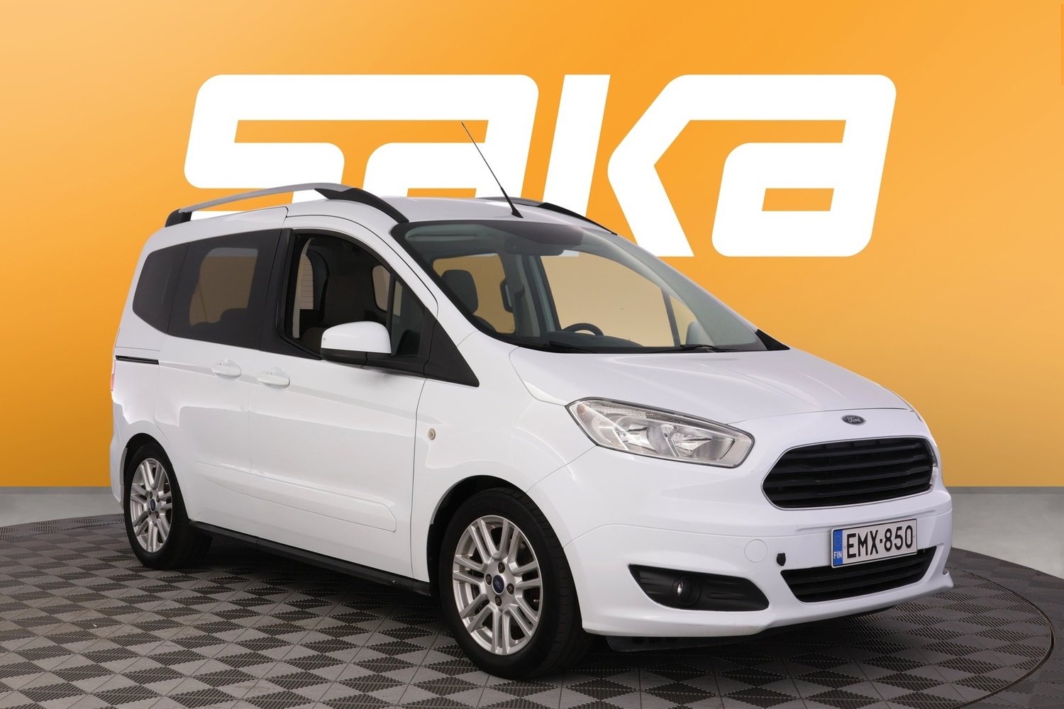 Ford Tourneo Courier vaihtoauto