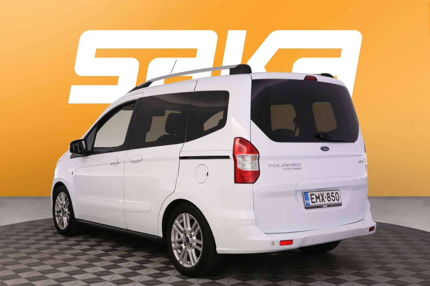 Ford Tourneo Courier vaihtoauto