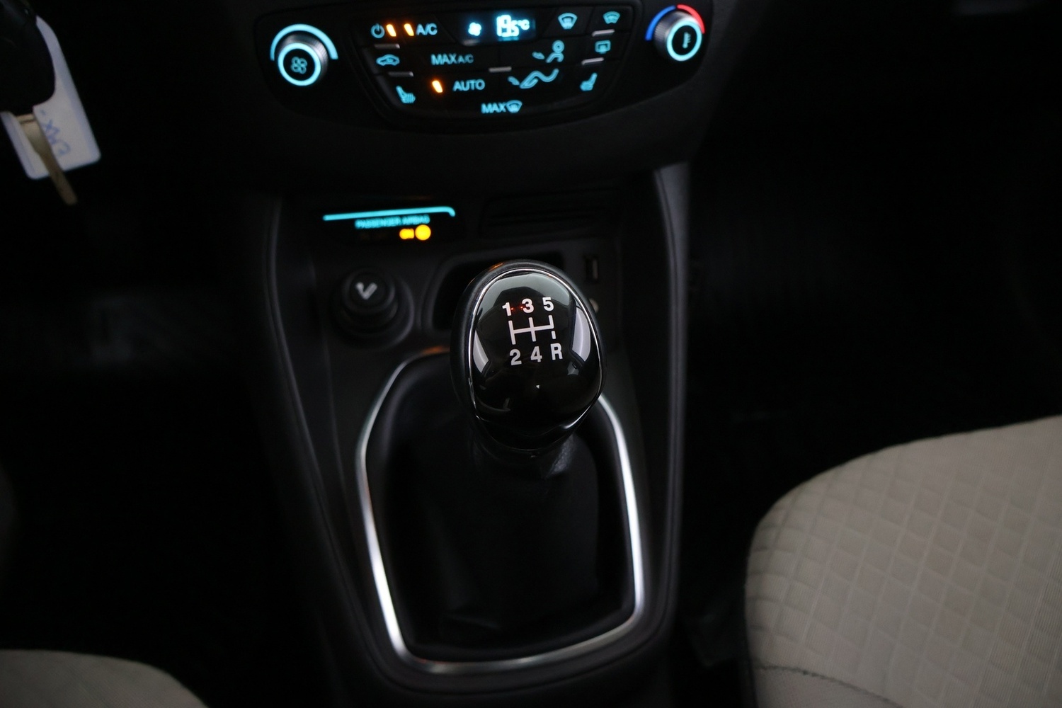 Ford Tourneo Courier vaihtoauto