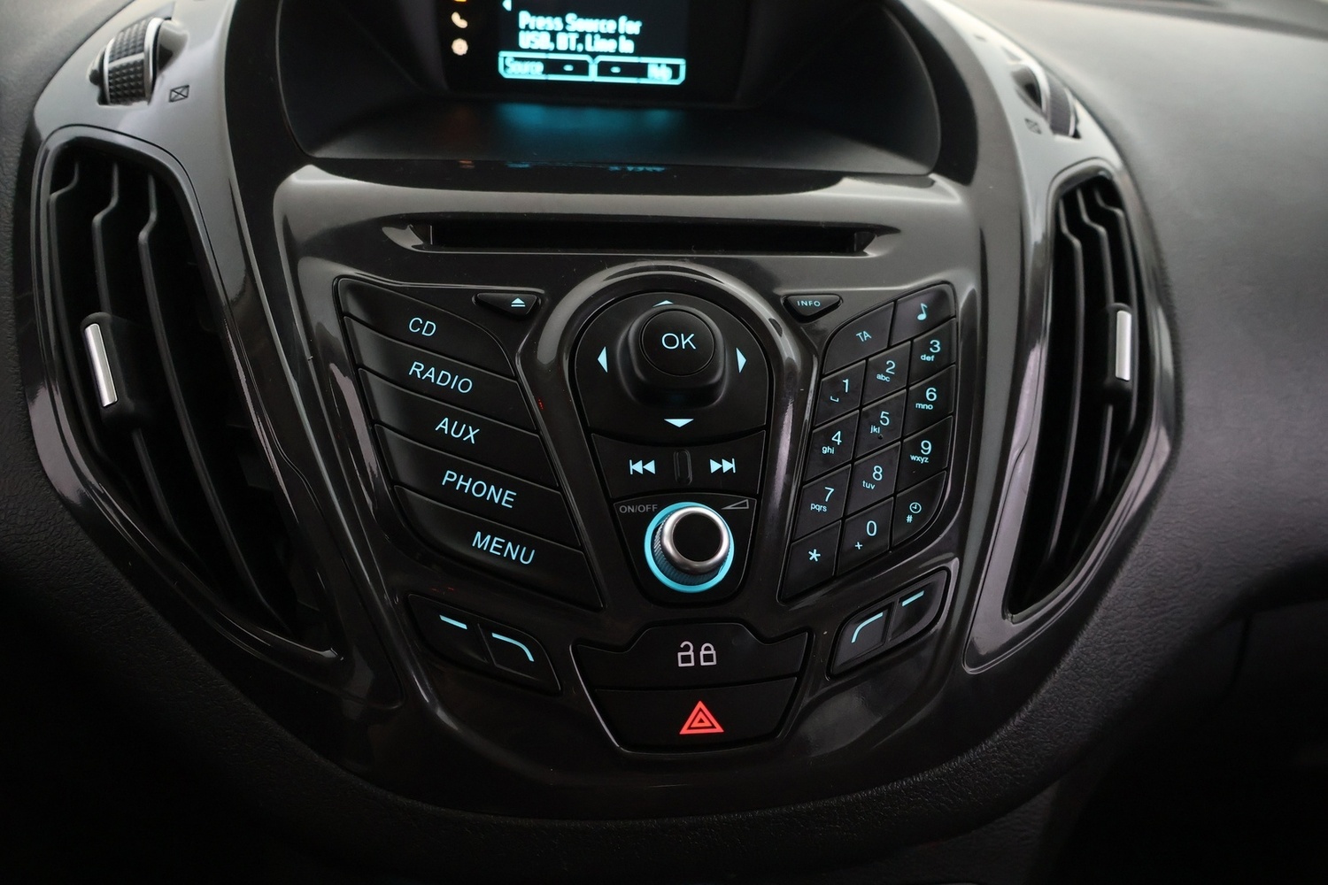 Ford Tourneo Courier vaihtoauto