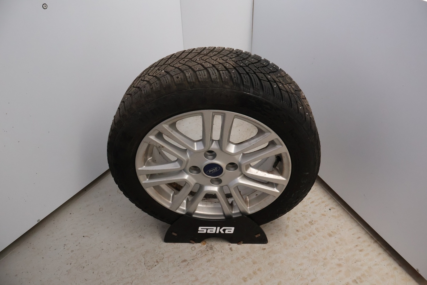 Ford Tourneo Courier vaihtoauto