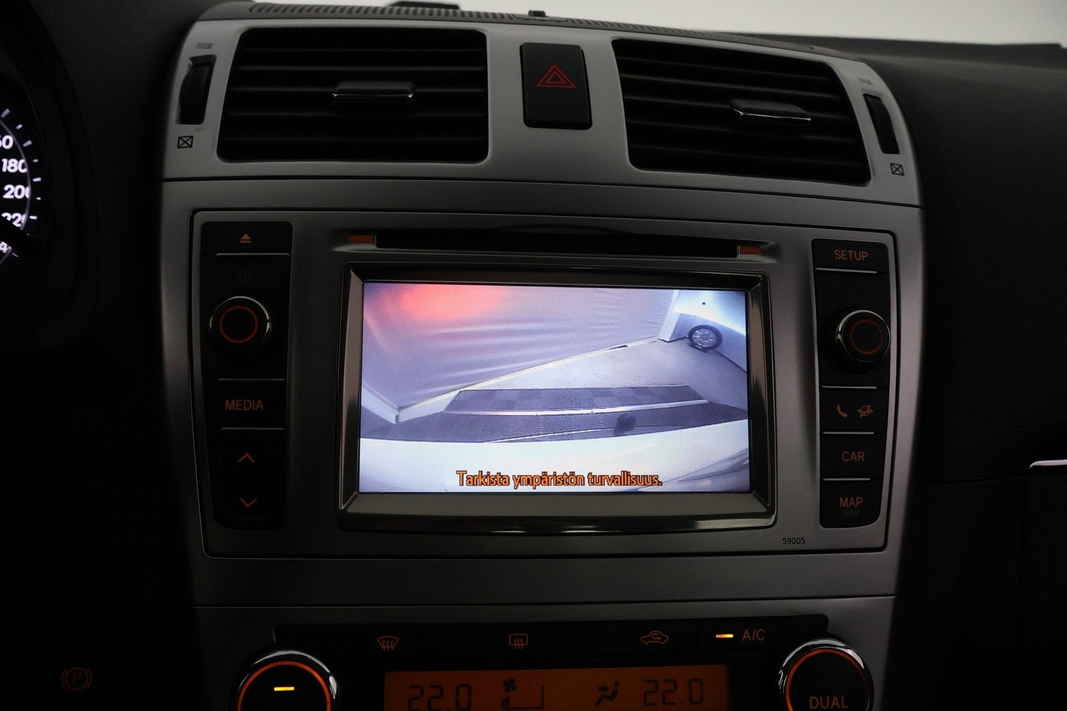 Toyota Avensis vaihtoauto