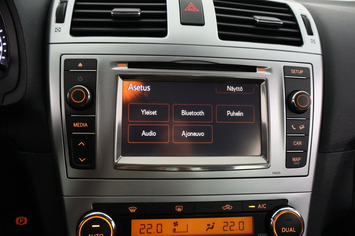 Toyota Avensis vaihtoauto