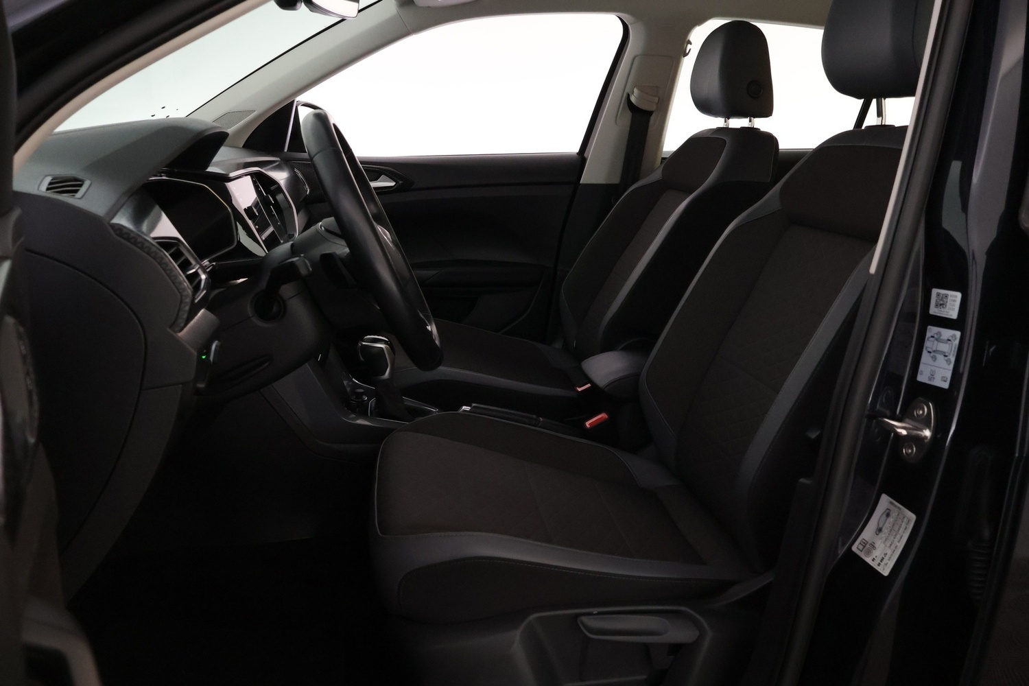Volkswagen T-Cross vaihtoauto