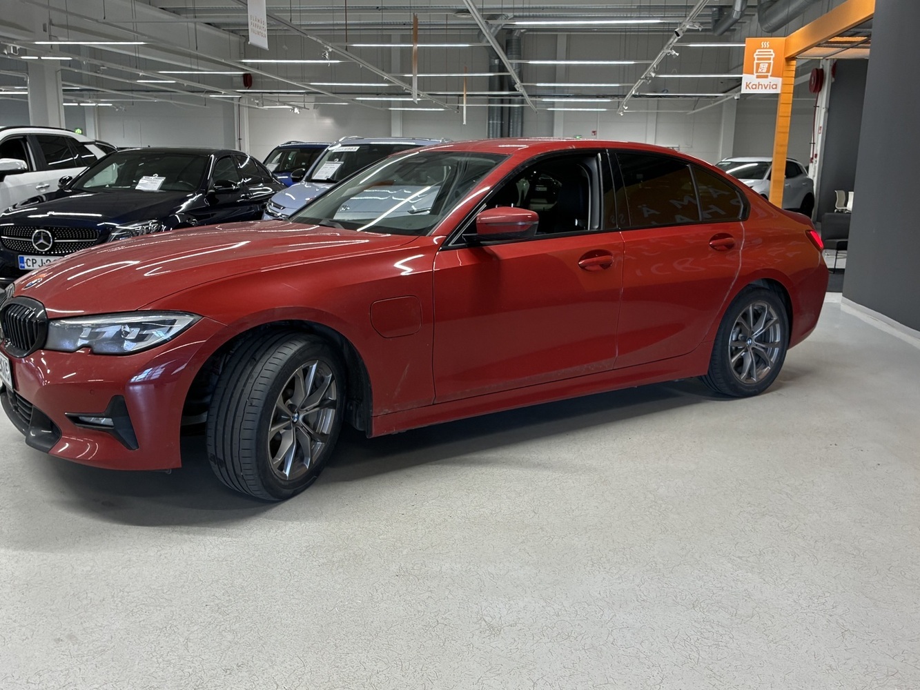 BMW 330 vaihtoauto