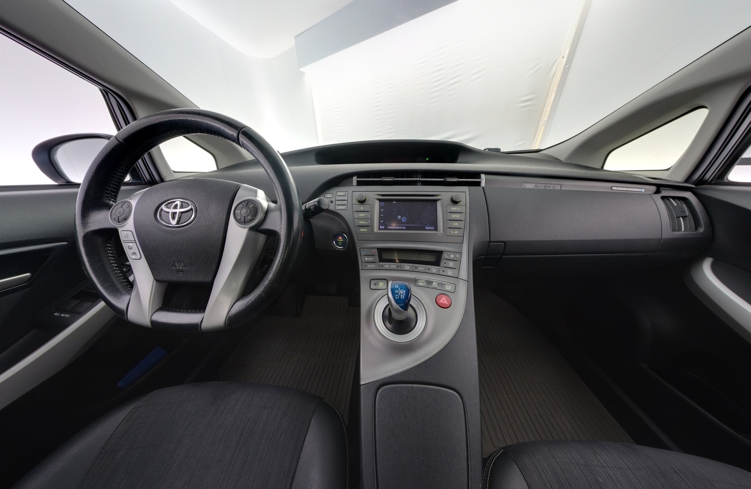 Toyota Prius Plug-in vaihtoauto