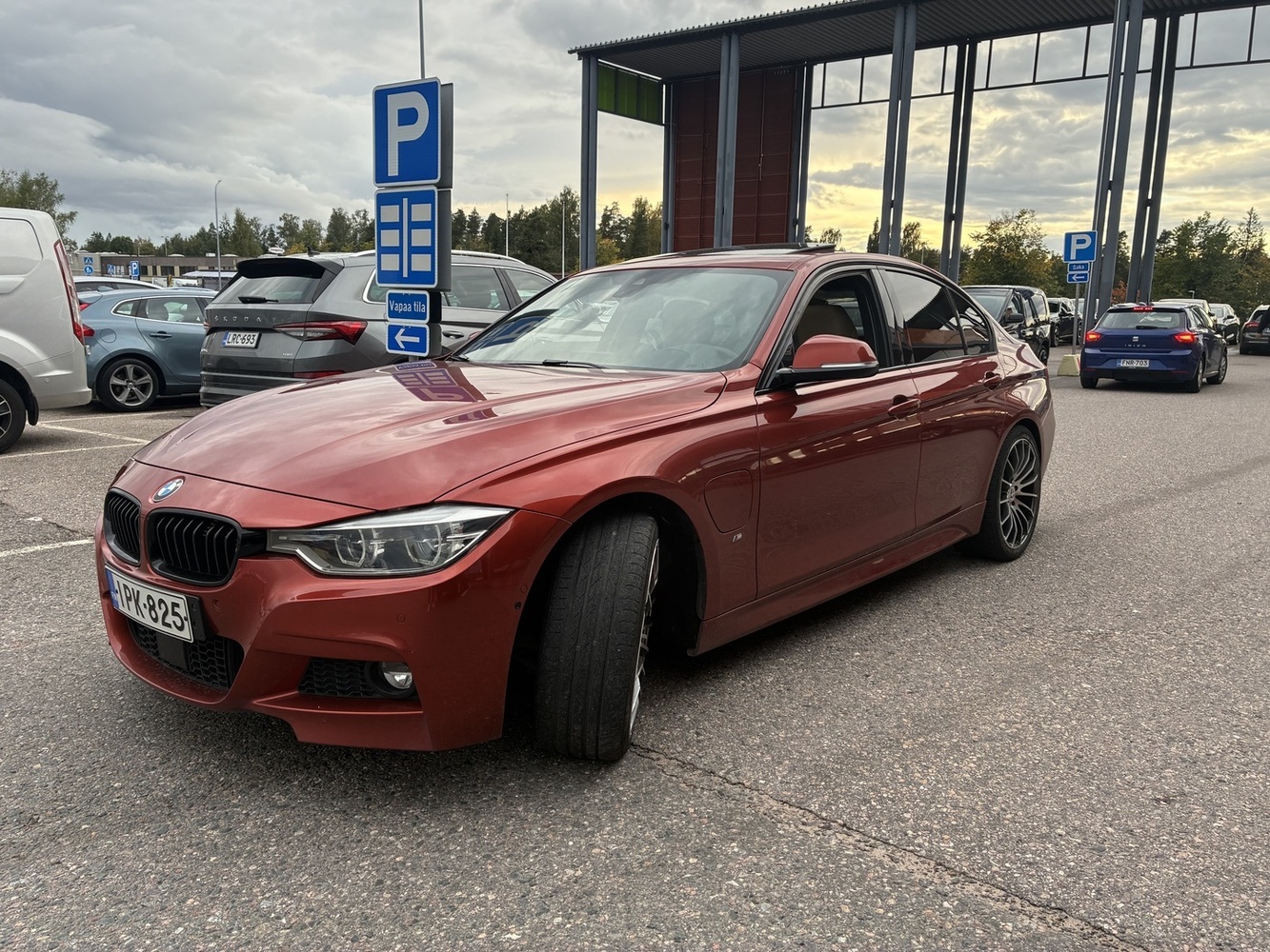 BMW 330 vaihtoauto