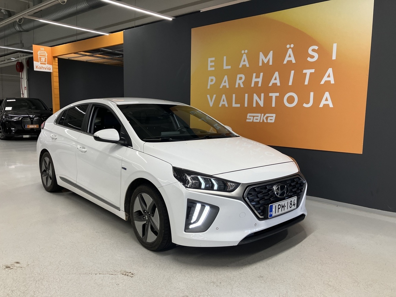 Hyundai IONIQ hybrid vaihtoauto