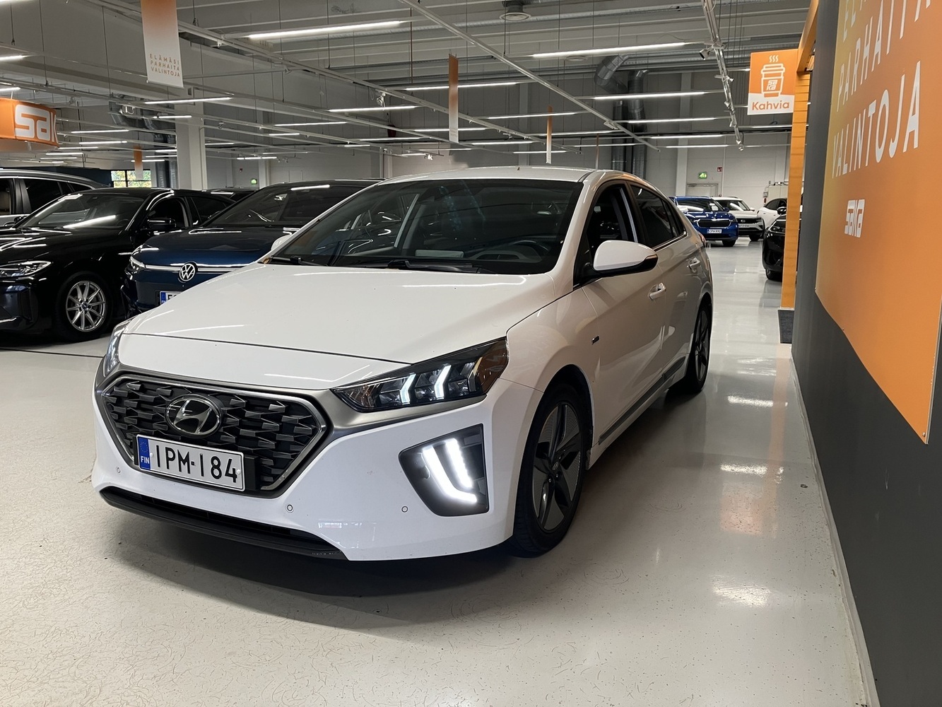 Hyundai IONIQ hybrid vaihtoauto