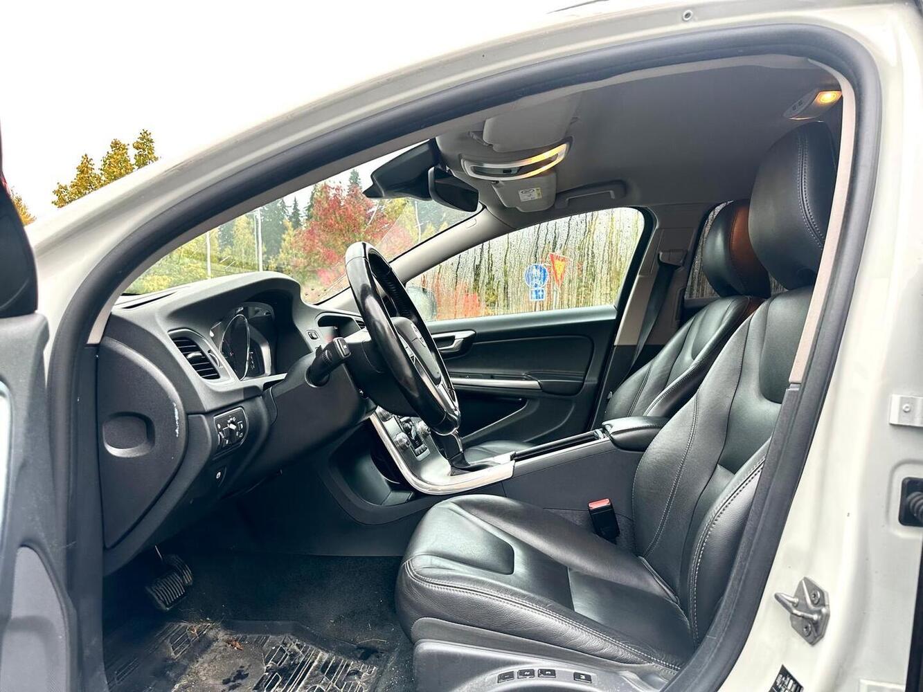Volvo V60 Cross Country vaihtoauto
