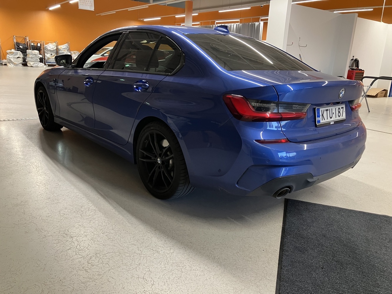 BMW 330 vaihtoauto