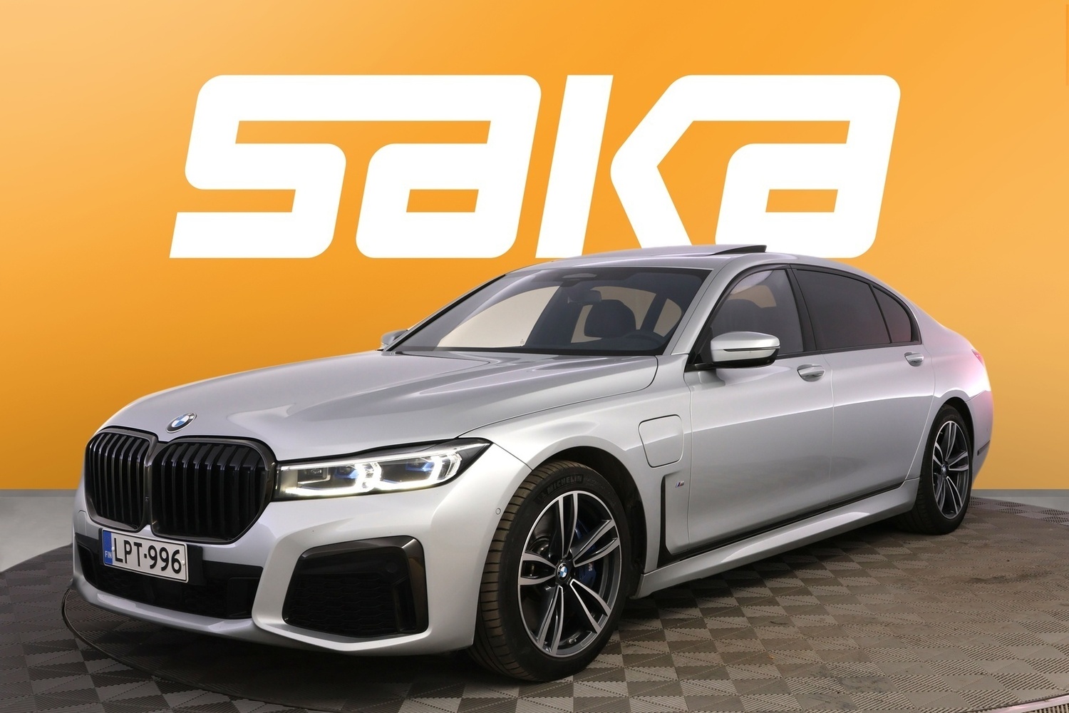 BMW 745 vaihtoauto