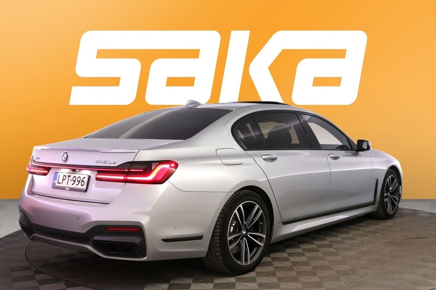BMW 745 vaihtoauto