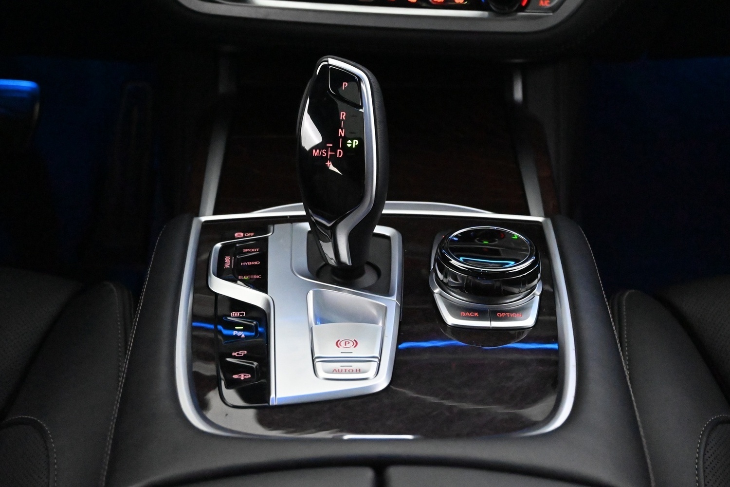 BMW 745 vaihtoauto