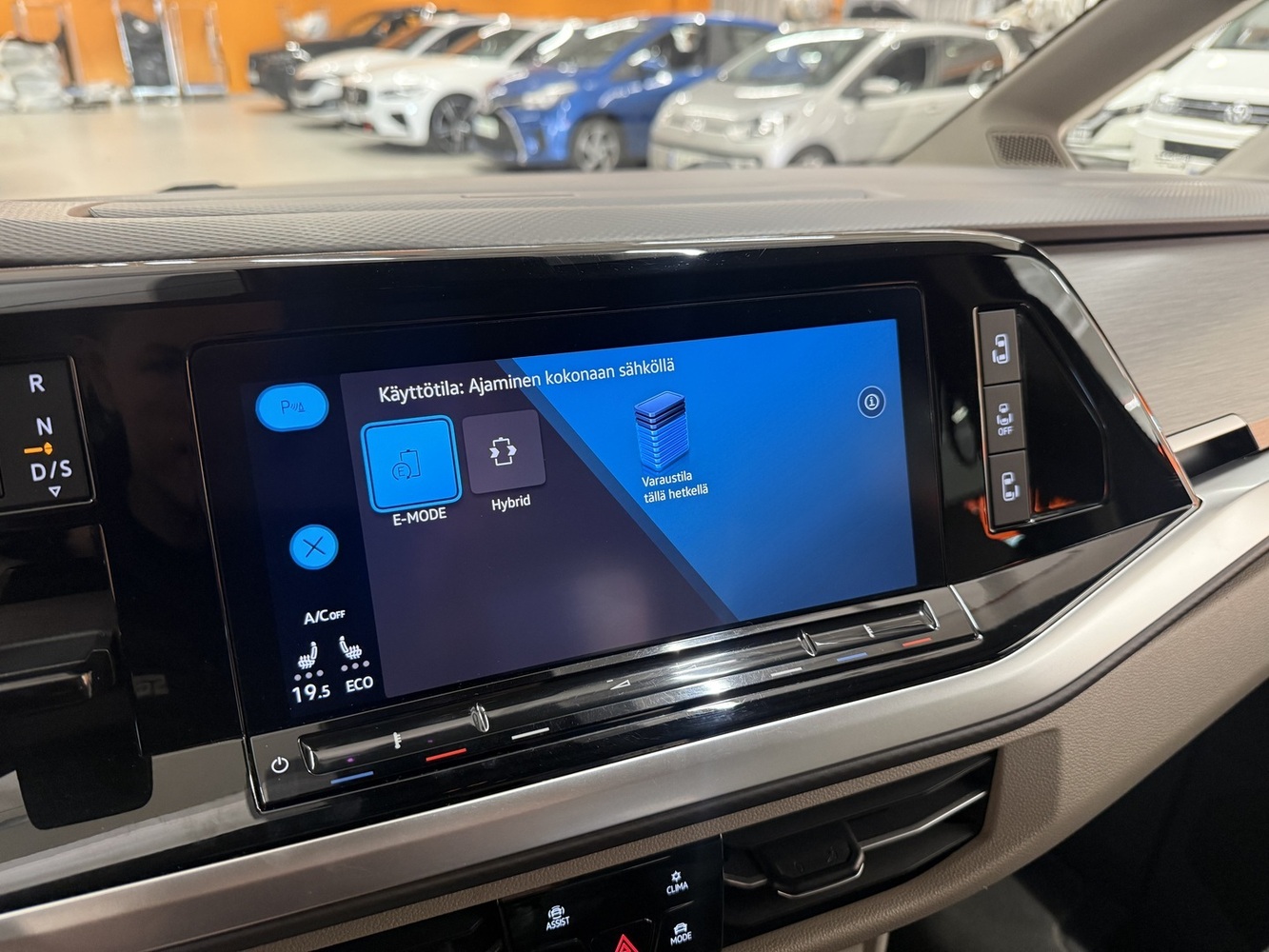 Volkswagen Multivan vaihtoauto
