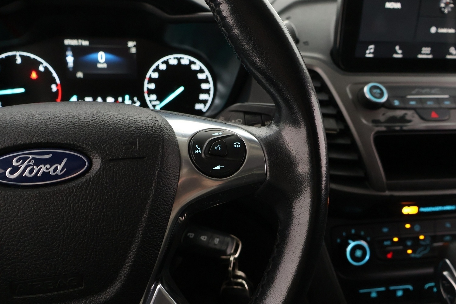 Ford Transit Connect vaihtoauto