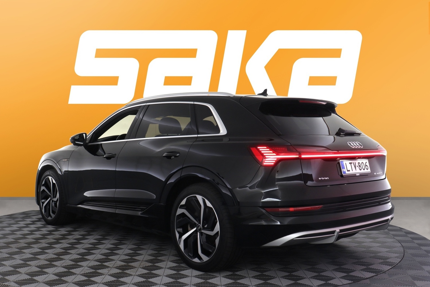 Audi e-tron vaihtoauto