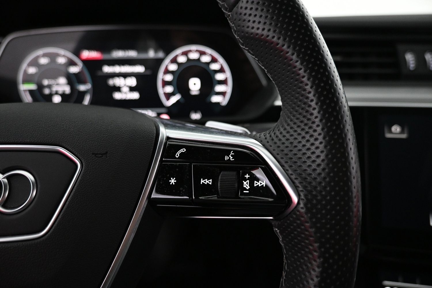 Audi e-tron vaihtoauto