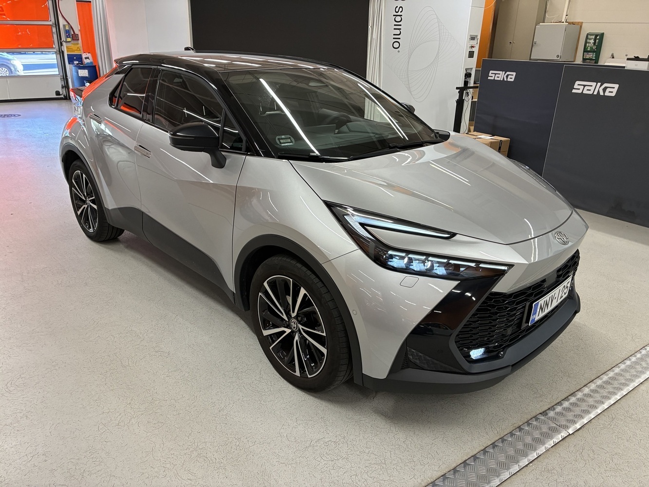 Toyota C-HR vaihtoauto