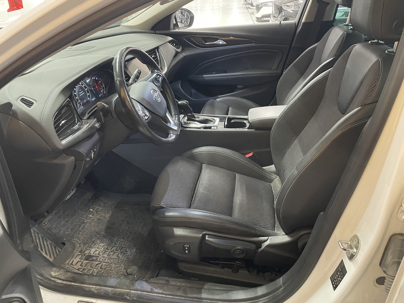 Opel Insignia vaihtoauto