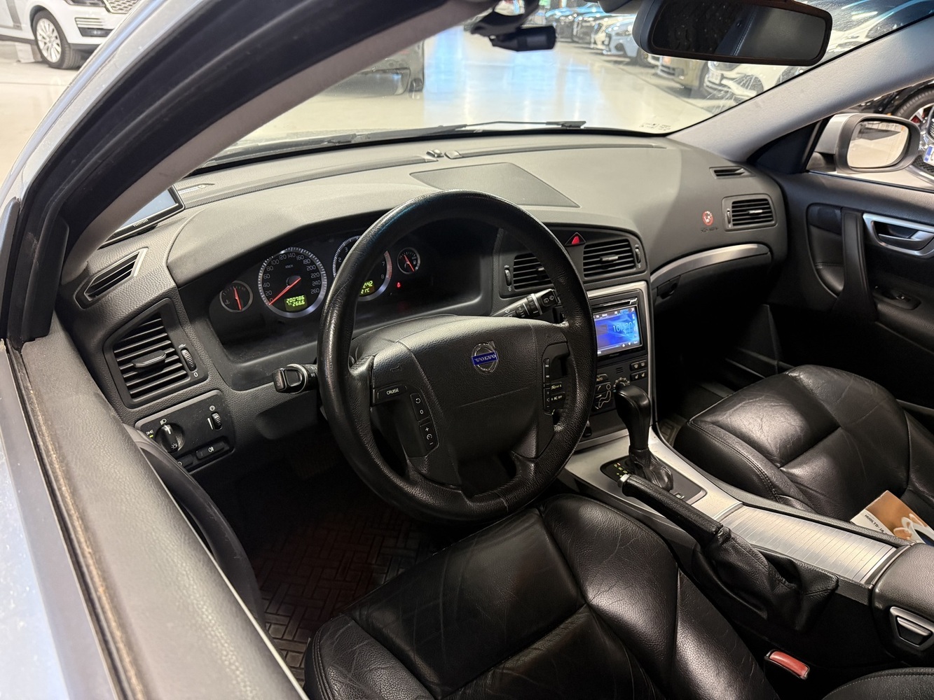 Volvo V70 vaihtoauto