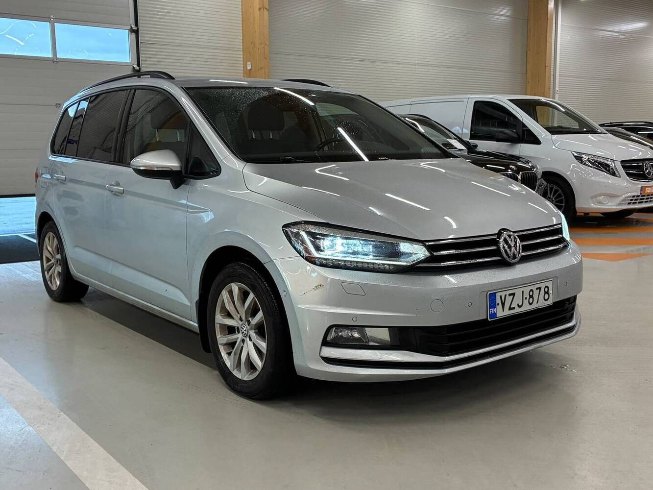 Volkswagen Touran vaihtoauto