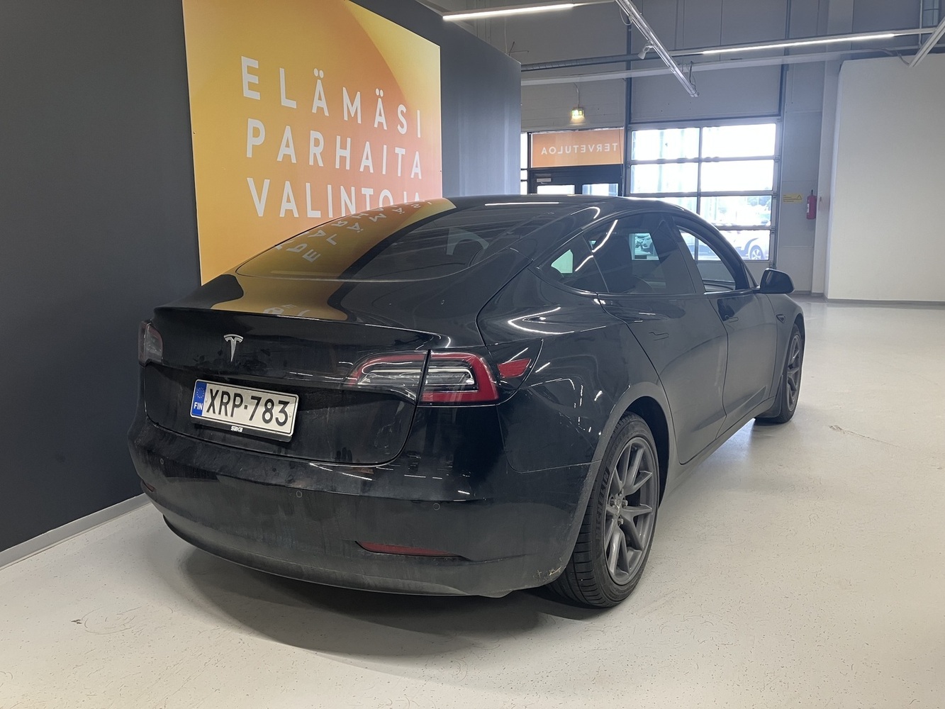Tesla Model 3 vaihtoauto