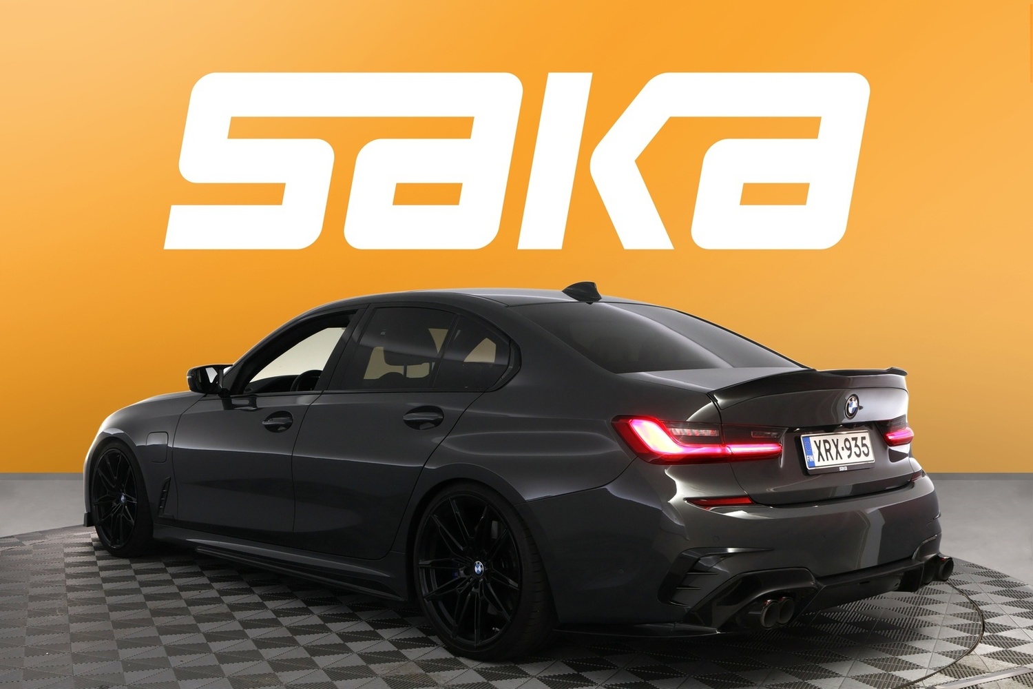 BMW 330 vaihtoauto