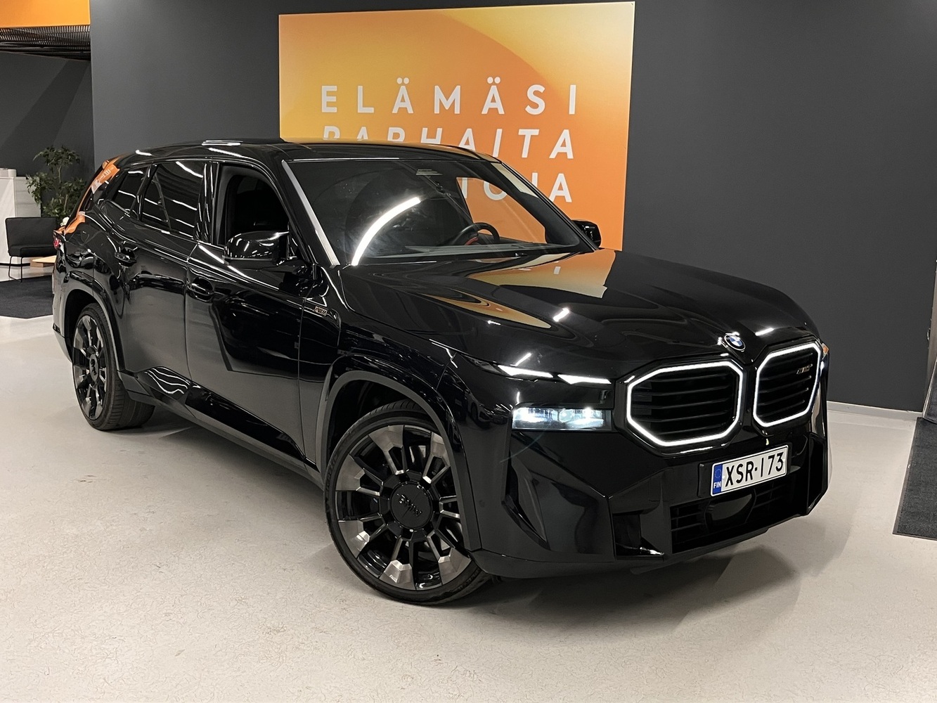 BMW XM vaihtoauto