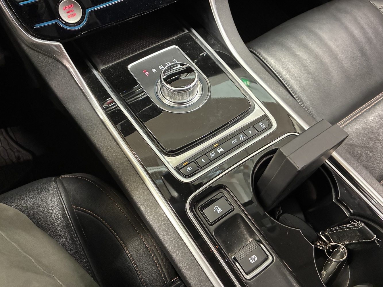 Jaguar XE vaihtoauto