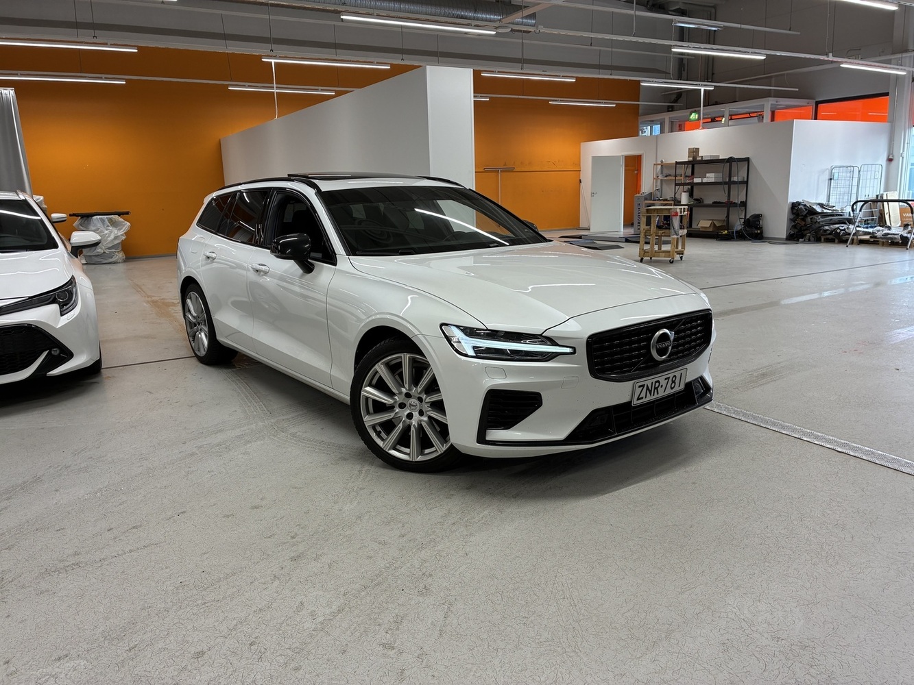 Volvo V60 vaihtoauto