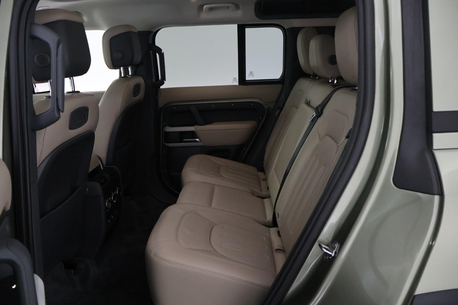 Land Rover Defender vaihtoauto