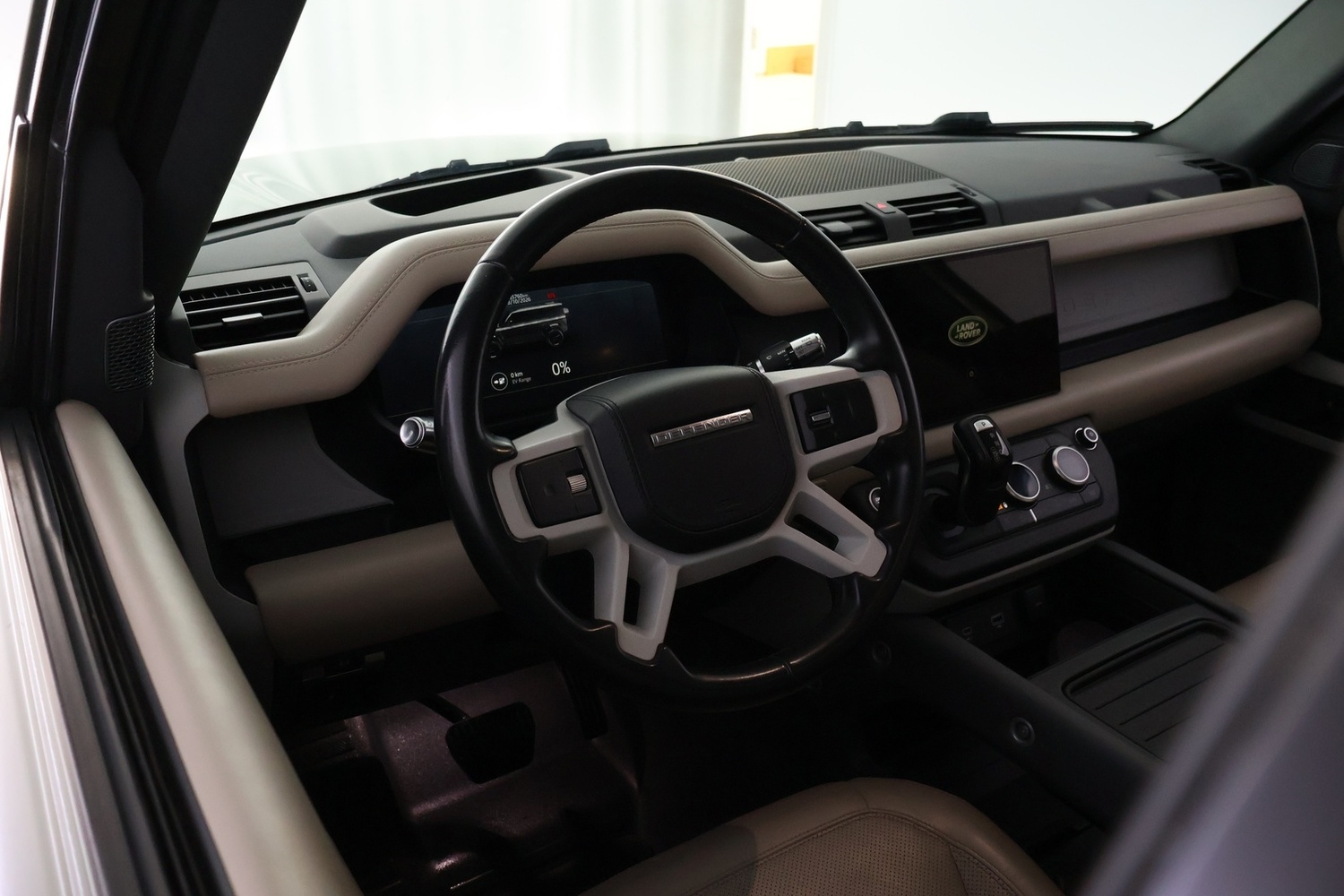 Land Rover Defender vaihtoauto