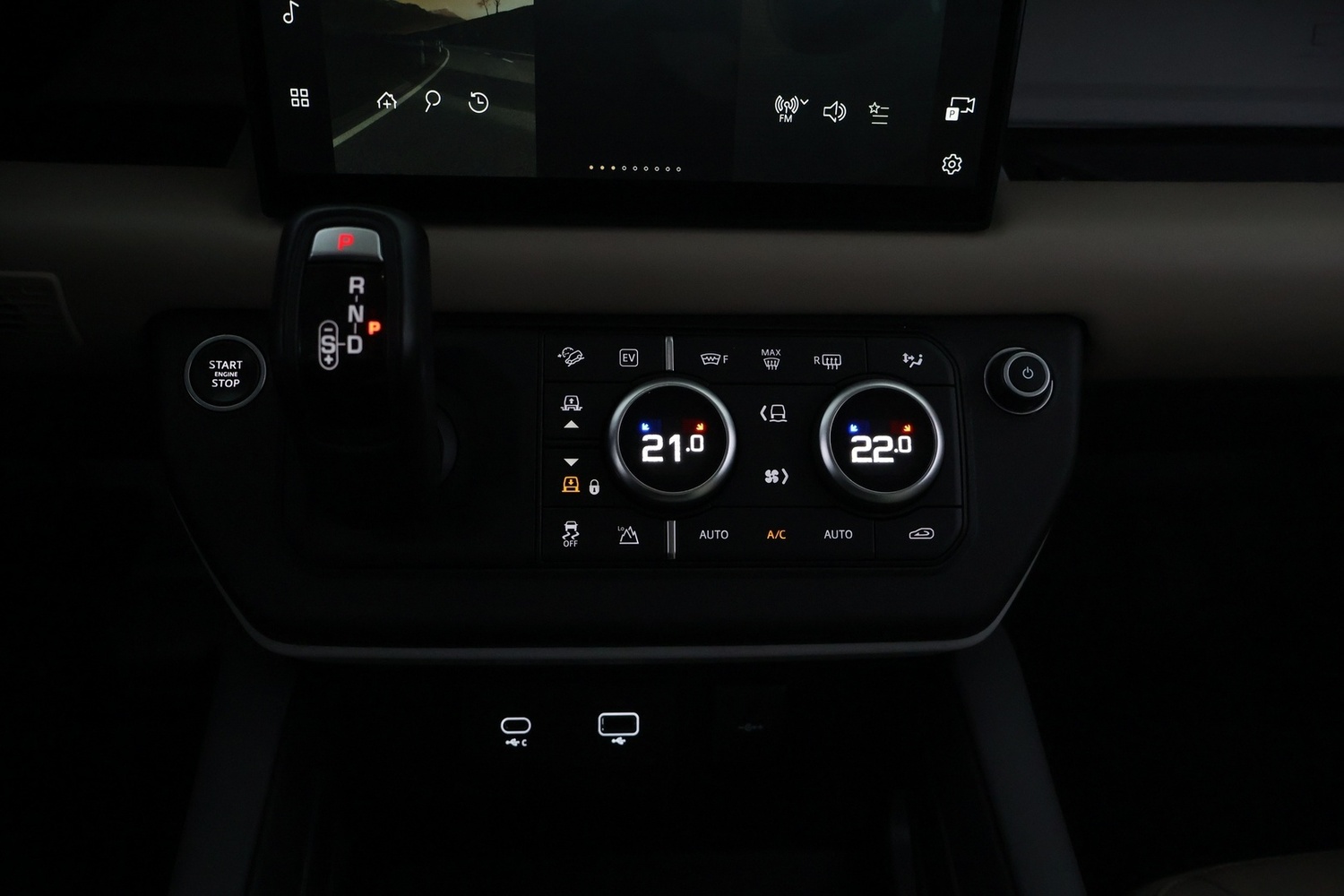 Land Rover Defender vaihtoauto