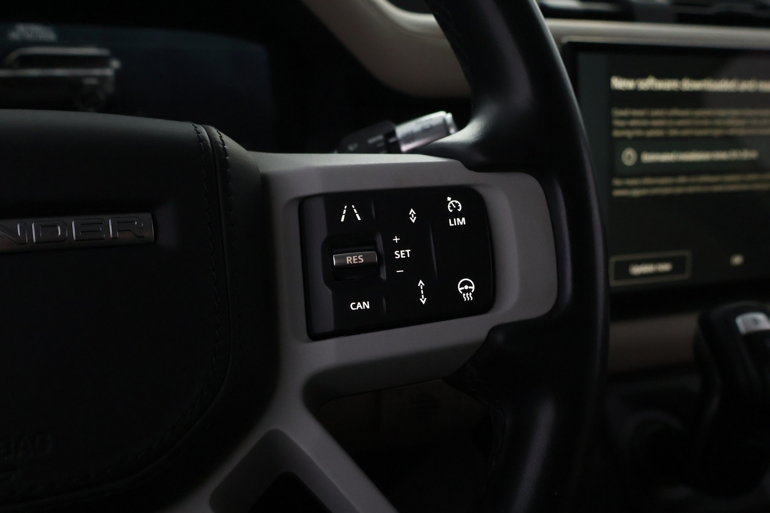 Land Rover Defender vaihtoauto