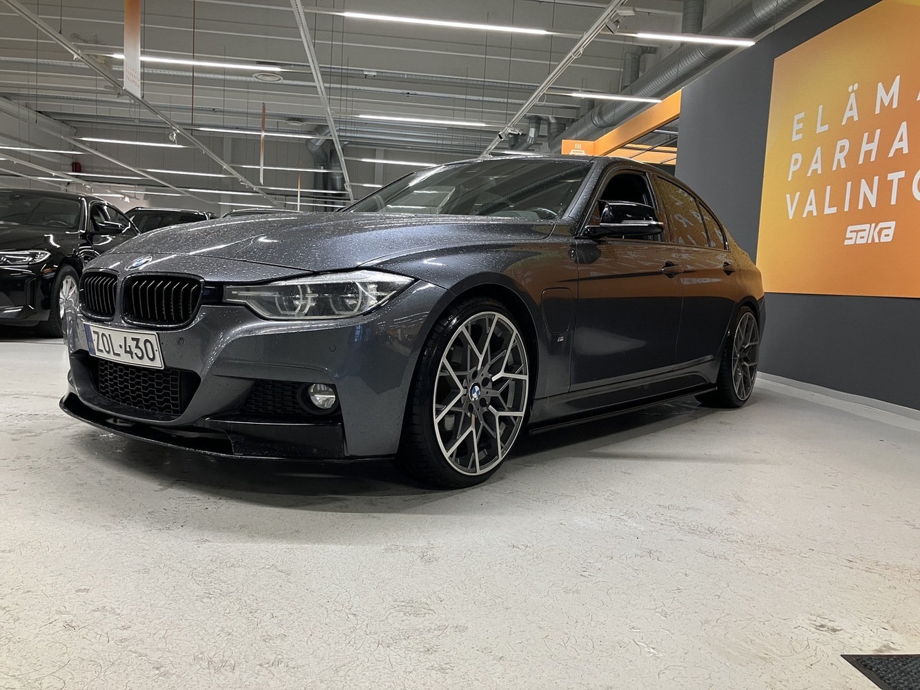 BMW 330 vaihtoauto