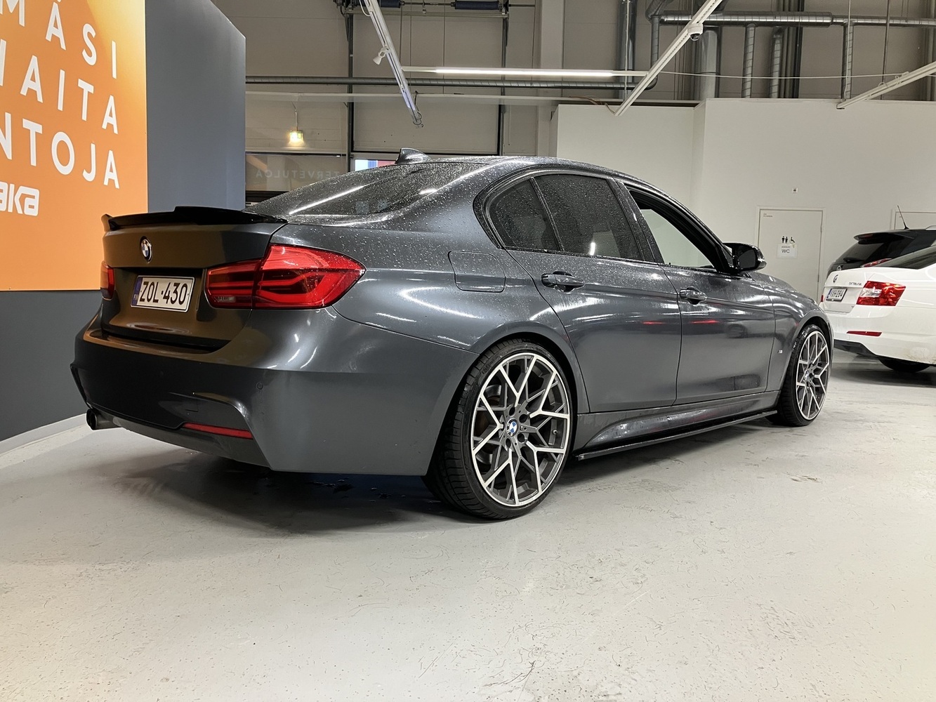 BMW 330 vaihtoauto